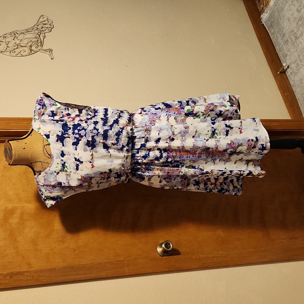 Collective Concepts Multi Color Casual Dress Size Medium
